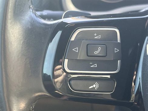 Used 2013 Volkswagen Beetle 2.0T image 27