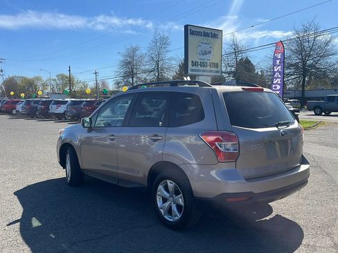 Used 2016 Subaru Forester 2.5i Premium w/ All-Weather Package AWD/4WD image 5