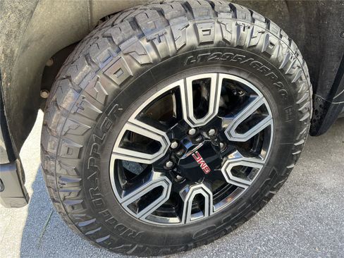 Used 2023 GMC Sierra 2500 AT4 w/ Gooseneck/5TH Wheel Package image 10