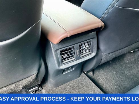 Used 2023 Toyota Venza XLE AWD/4WD image 11