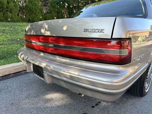 Used 1996 Buick Century Sedan FWD image 38