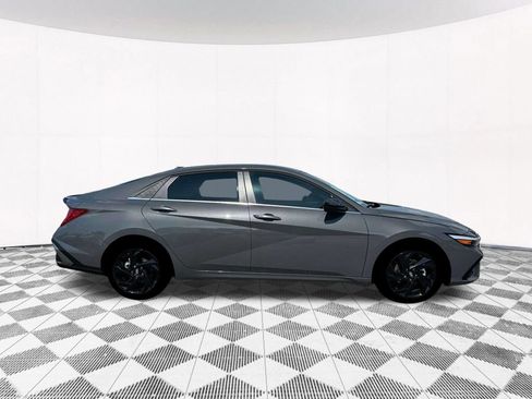 Used 2026 Hyundai Elantra SEL Sport Premium w/ Cargo Package FWD image 11