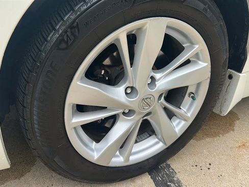 Used 2015 Nissan Altima 2.5 SV w/ Convenience Package FWD image 16