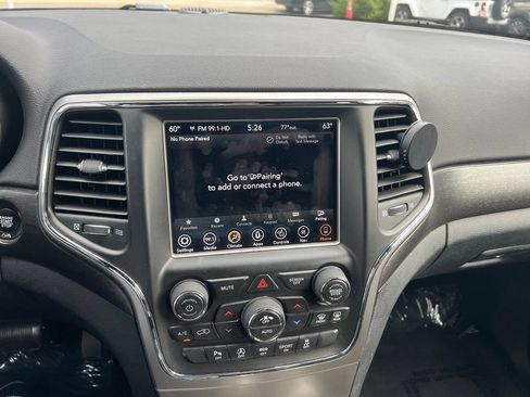 Used 2018 Jeep Grand Cherokee Altitude AWD/4WD image 39