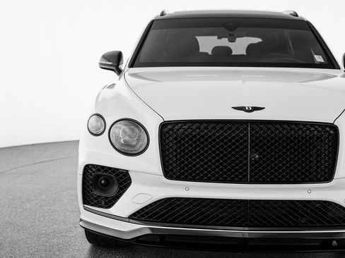 Used 2022 Bentley Bentayga AWD/4WD image 41