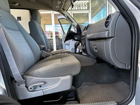 Used 2005 Jeep Liberty Sport AWD/4WD image 27