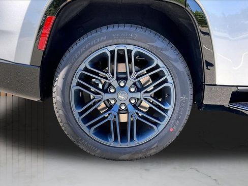 New 2026 Jeep Grand Wagoneer 4WD image 38