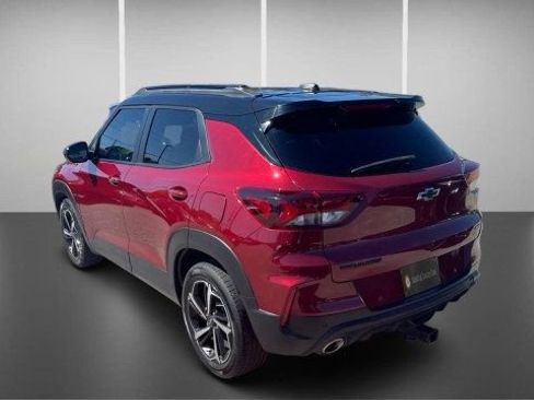 Used 2022 Chevrolet TrailBlazer RS w/ Sun and Liftgate Package FWD image 13
