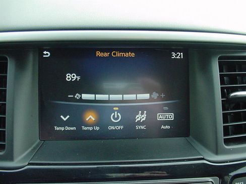 Used 2019 Nissan Pathfinder S image 11