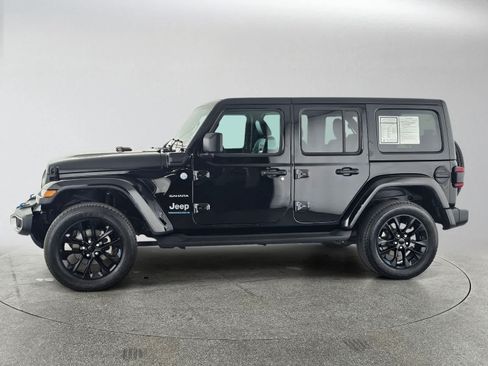 Used 2023 Jeep Wrangler Unlimited Sahara w/ Cold Weather Group AWD/4WD image 6