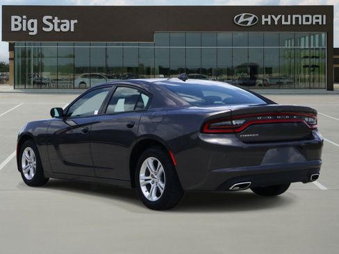 Used 2023 Dodge Charger SXT RWD image 3