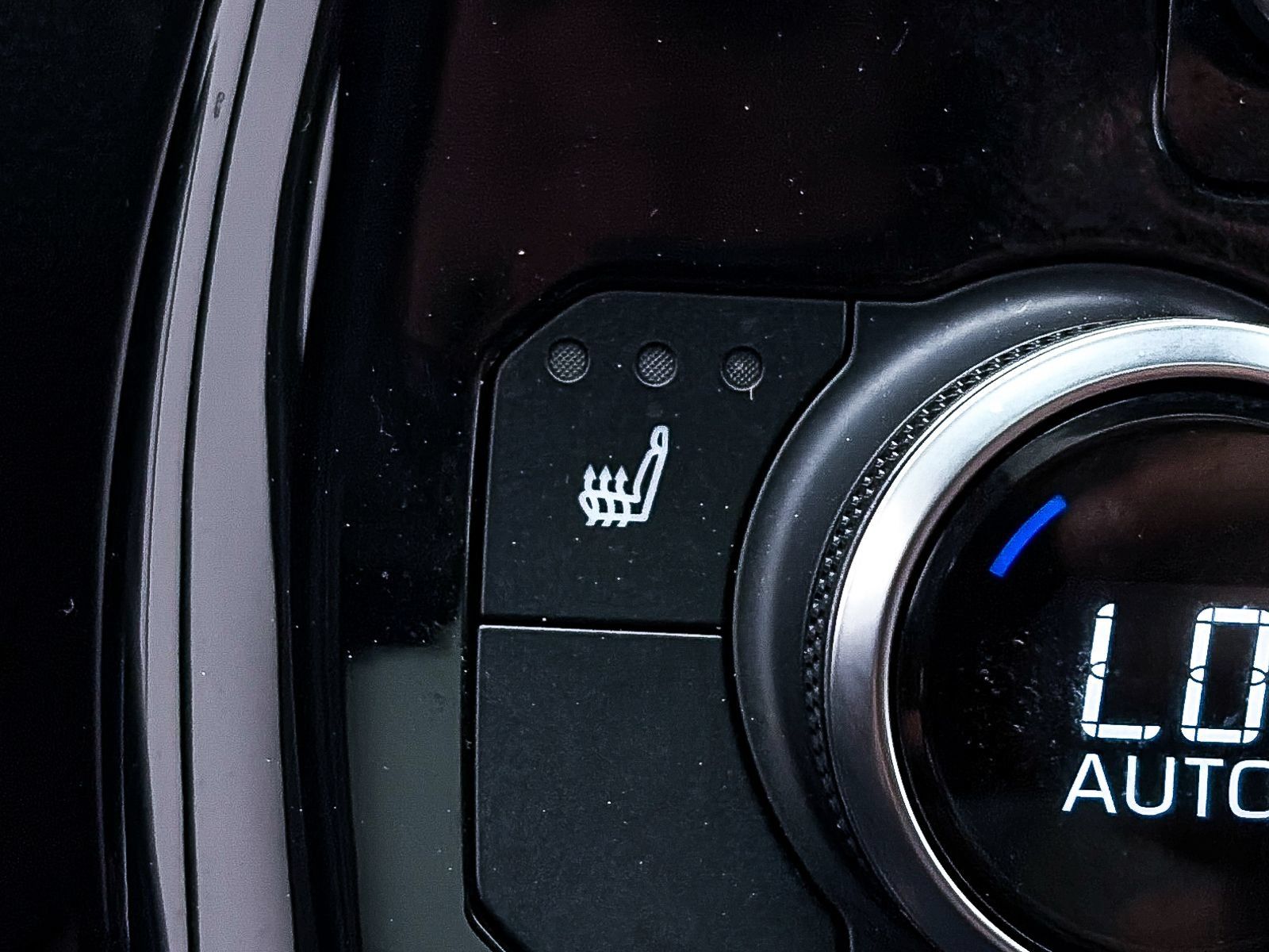 Used 2020 Toyota Highlander XLE AWD/4WD image 20