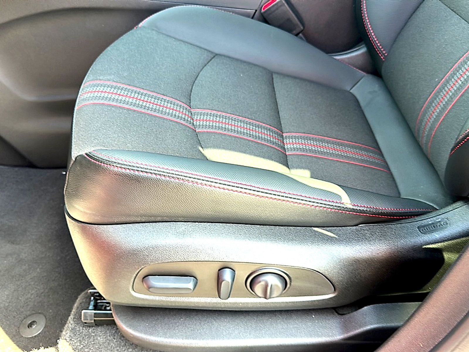 Used 2023 Chevrolet Equinox RS FWD image 15
