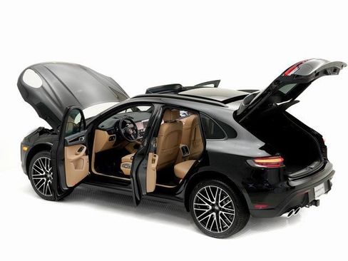 New 2026 Porsche Macan image 32