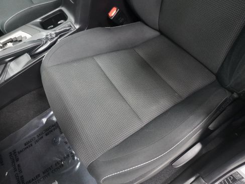 Used 2018 Toyota RAV4 XLE FWD image 12