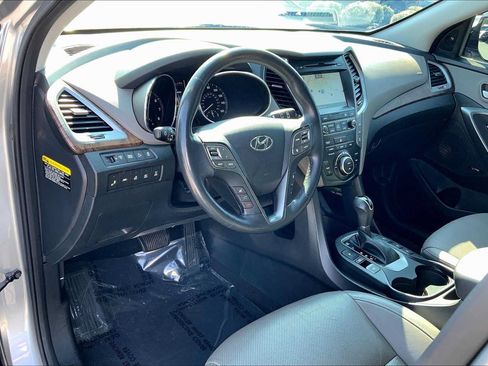 Used 2017 Hyundai Santa Fe Limited AWD/4WD image 18