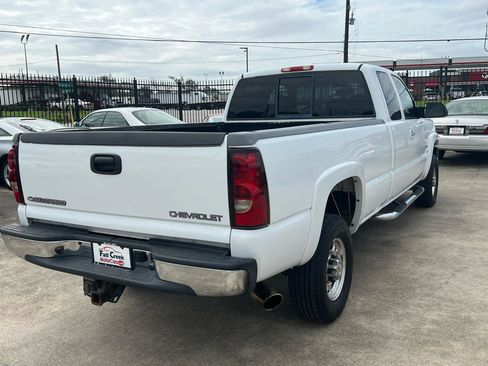 Used 2005 Chevrolet Silverado 2500 LS w/ Heavy-Duty Power Package RWD image 31