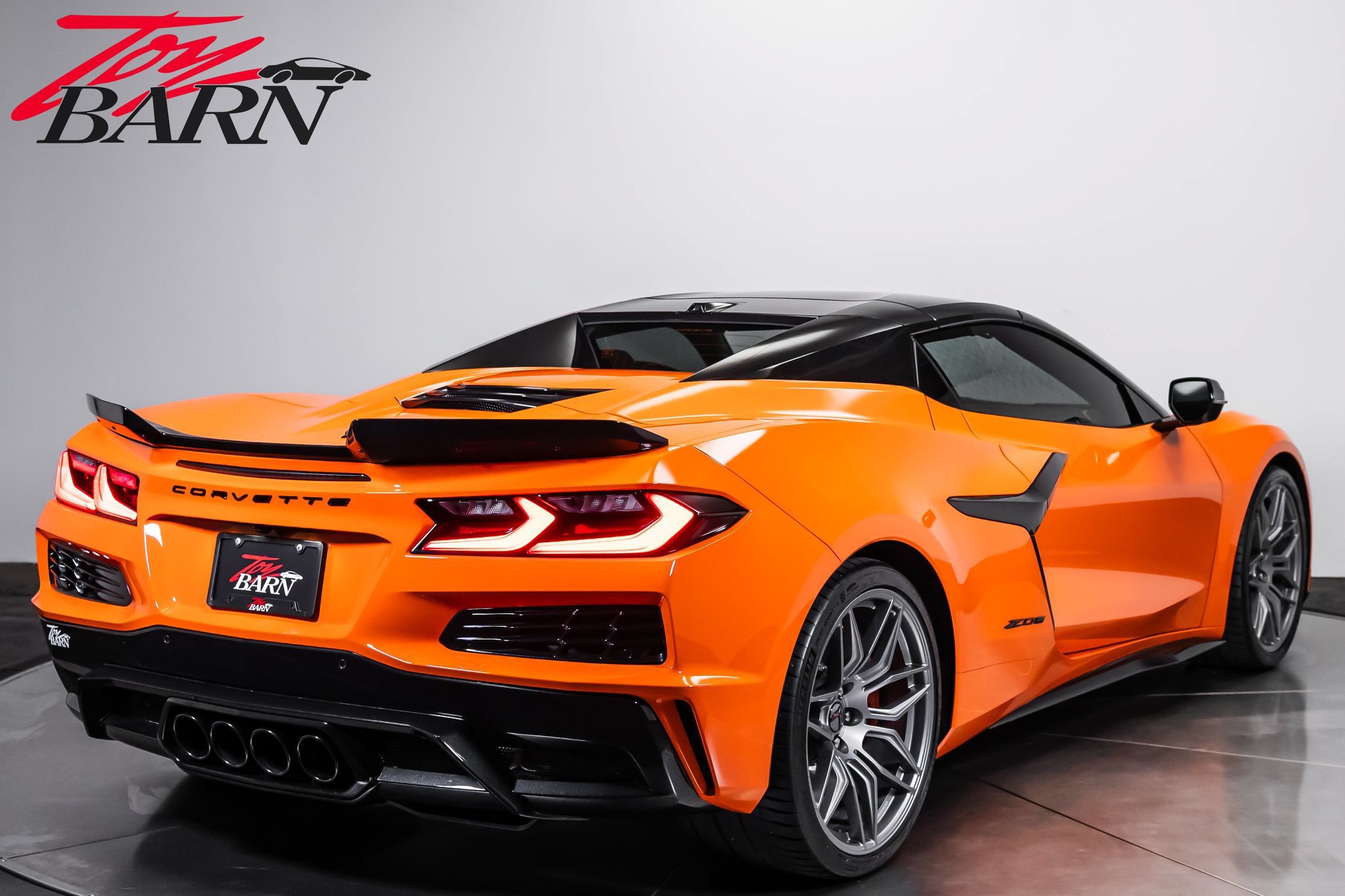Used 2024 Chevrolet Corvette Z06 w/ Stealth Interior Trim Package RWD image 13