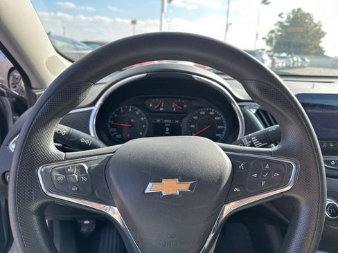 Used 2020 Chevrolet Malibu LT image 8