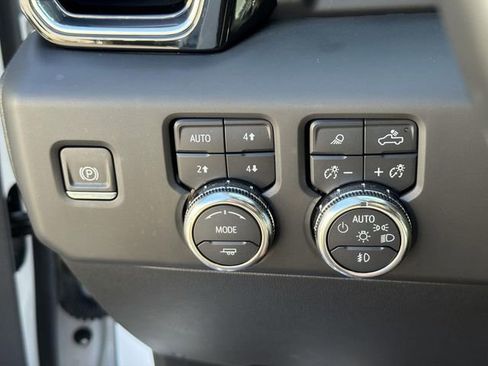 Used 2024 GMC Sierra 1500 Denali w/ Denali Reserve Package AWD/4WD image 17
