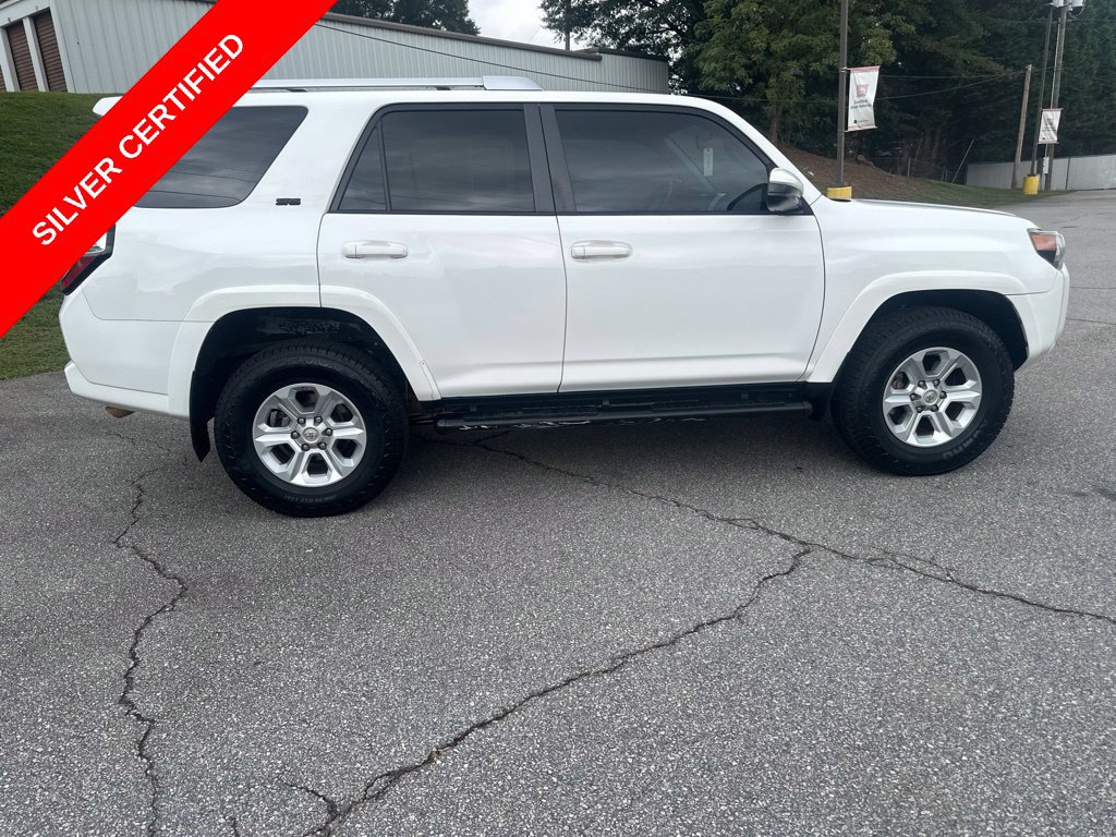 Used 2017 Toyota 4Runner SR5 AWD/4WD image 8
