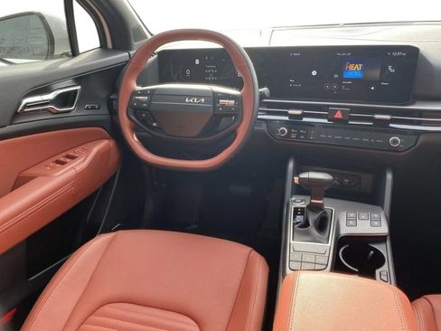 New 2026 Kia Sportage SX FWD image 11