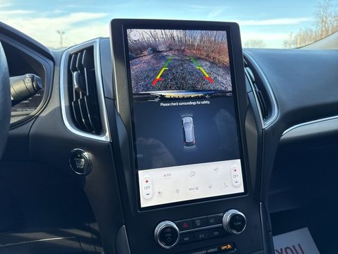 Used 2024 Ford Edge Titanium image 28