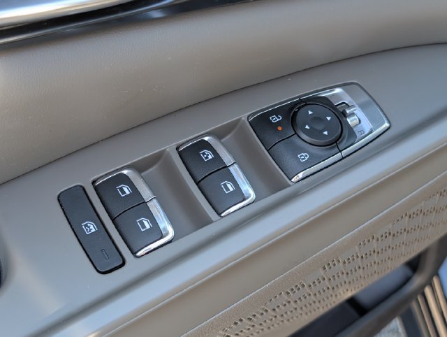 Used 2025 Kia Carnival LX FWD image 22