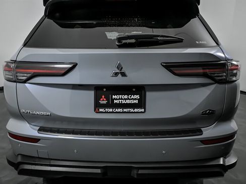 New 2026 Mitsubishi Outlander SE image 8