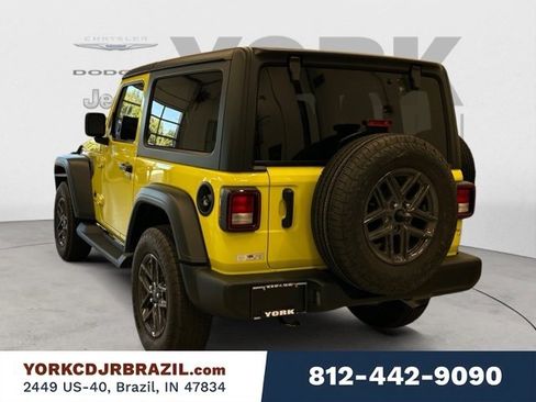 Used 2024 Jeep Wrangler Sport S image 4