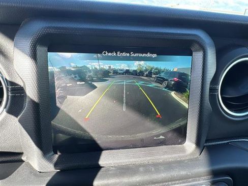 Used 2021 Jeep Wrangler Unlimited Sahara w/ Cold Weather Group image 12