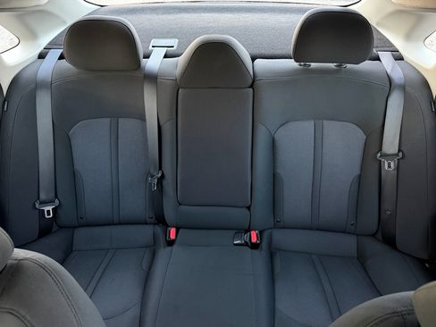 Used 2023 Kia K5 LXS image 39