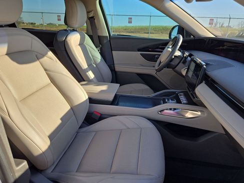 Used 2024 Lincoln Nautilus Premier image 22