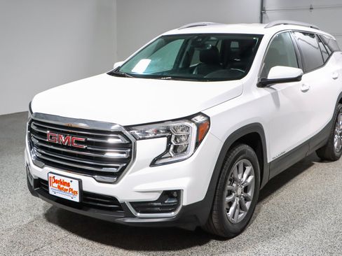 Used 2024 GMC Terrain SLT AWD/4WD image 31