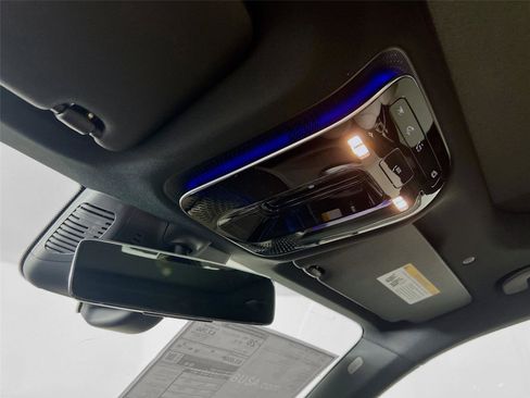 Certified 2025 Mercedes-Benz GLC 300 4MATIC image 11