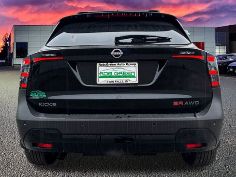 New 2026 Nissan Kicks SR w/ Cold Weather Package image 7