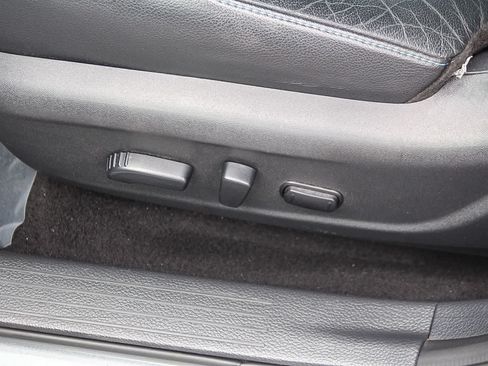 Used 2019 Nissan Sentra SR w/ Premium Package (SR) FWD image 26