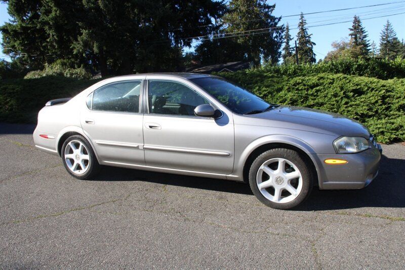 Used 2000 Nissan Maxima SE FWD image 2