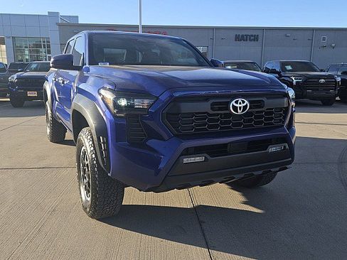 Used 2024 Toyota Tacoma TRD Off-Road image 4