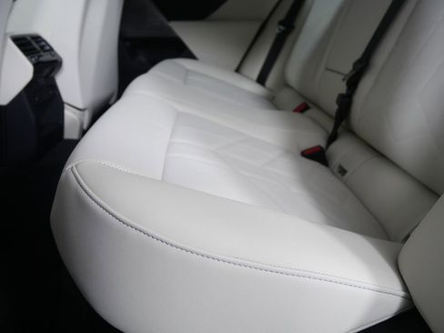 New 2026 BMW 530i xDrive w/ Premium Package image 15