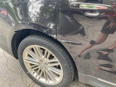 Used 2013 Lincoln MKT AWD image 7