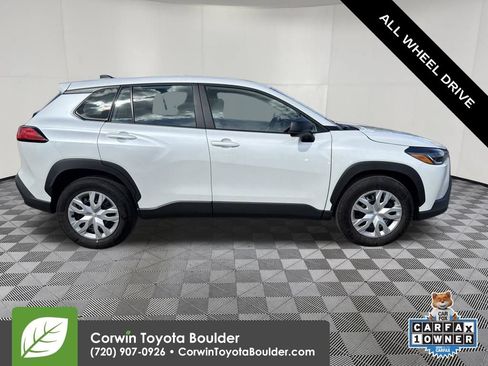 Used 2025 Toyota Corolla Cross L AWD/4WD image 8
