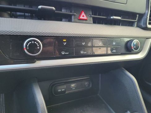 Used 2025 Kia Sportage LX image 22