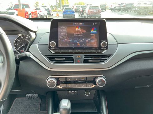 Used 2024 Nissan Altima 2.5 SR image 23