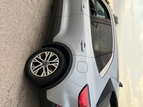 Used 2022 Ford Escape SEL w/ Technology Package image 3