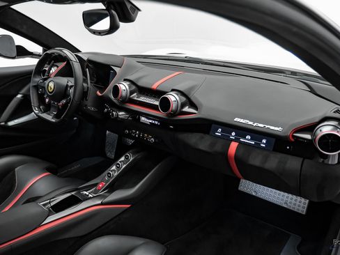 Used 2019 Ferrari 812 Superfast RWD image 57