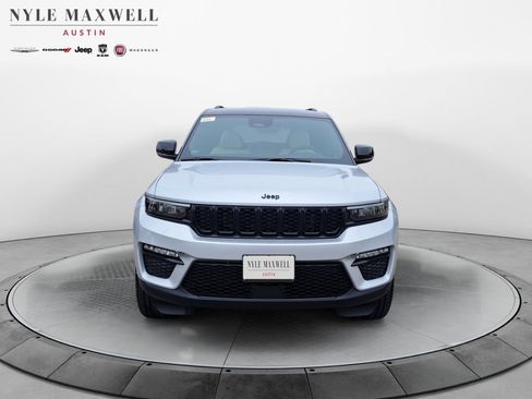 New 2025 Jeep Grand Cherokee Limited image 18