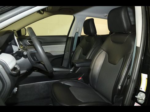 Used 2022 Jeep Compass Latitude AWD/4WD image 23