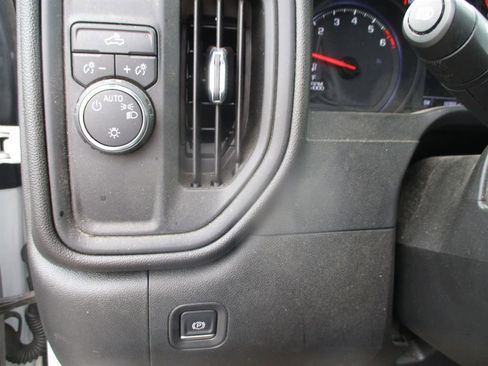 Used 2022 Chevrolet Silverado 1500 W/T w/ WT Value Package image 7