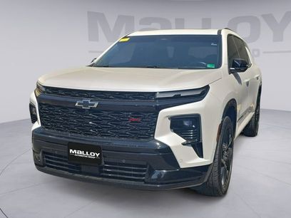 Used 2025 Chevrolet Traverse RS